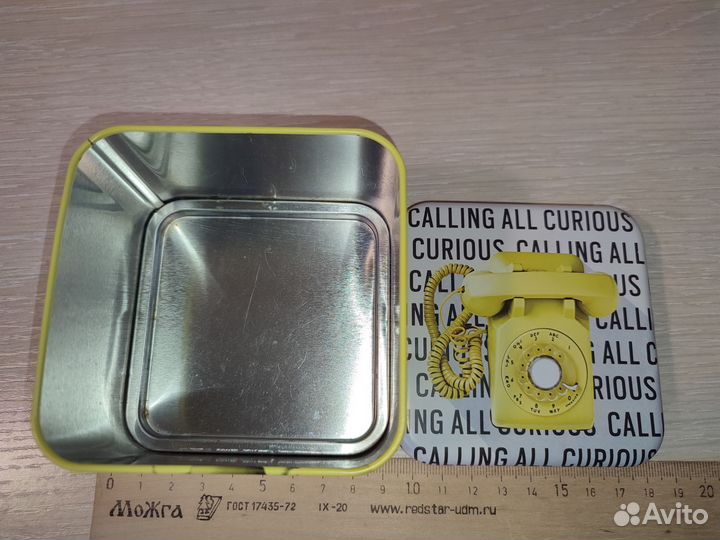Жестяная банка от часов коробка