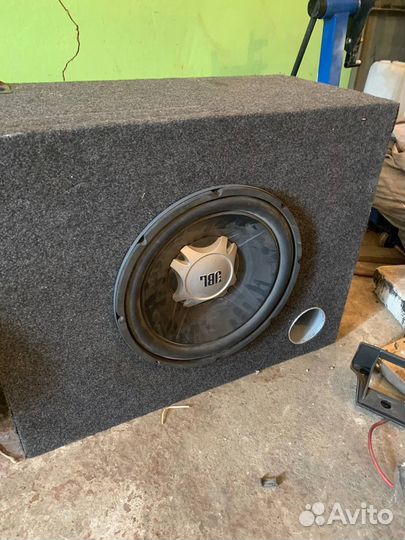 Сабвуфер JBL 1000