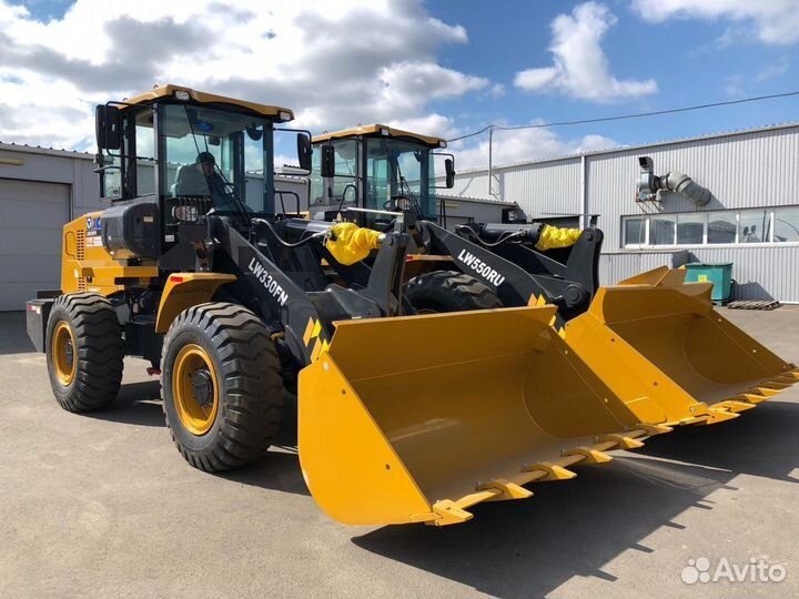 Фронтальный погрузчик XCMG LW330FN, 2023