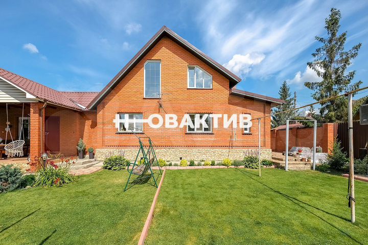 Дом 275 м² на участке 6 сот.