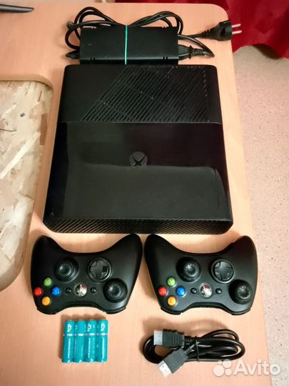 Xbox 360 E 250 gb freeboot