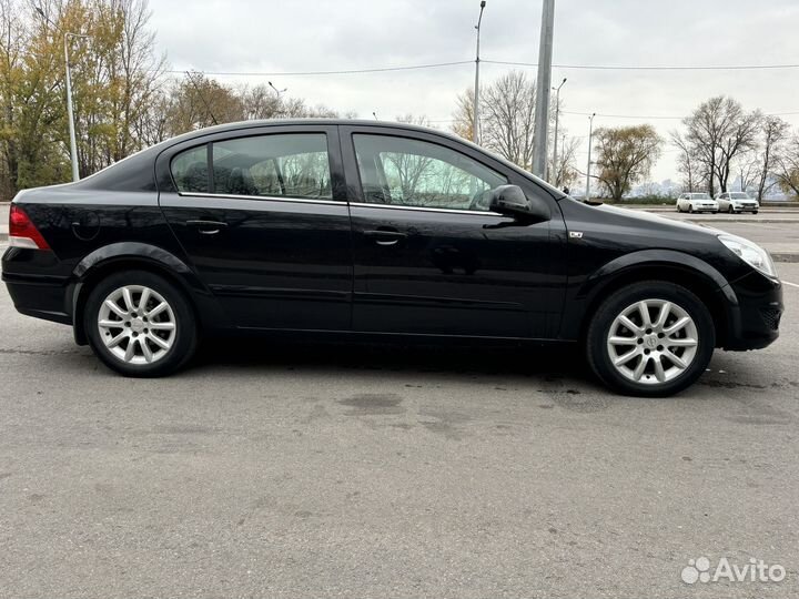 Opel Astra 1.6 МТ, 2012, 72 200 км
