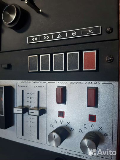 Катушечный магнитофон Маяк 001