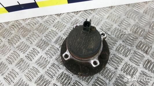 Ступица задняя правая volvo C70 2 (93E36NY01)