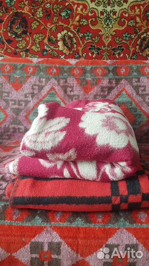 Подушка пуховая СССР бу,одеяла шерстяные