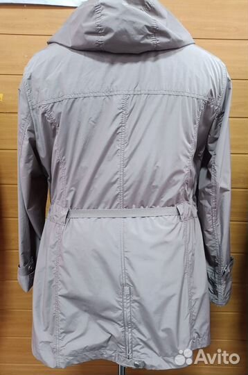 Ветровка женская