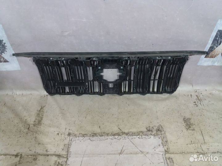 Toyota Prado 150 17- Решетка радиатора 26551