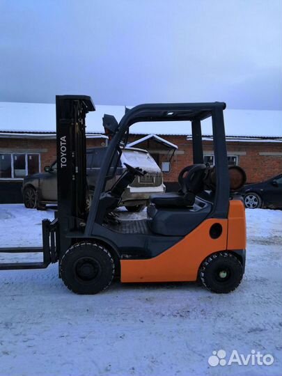 Вилочный погрузчик Toyota 8FG15, 2014