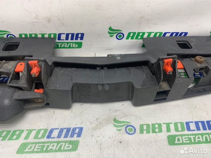 Накладка замка капота передняя Opel Astra J