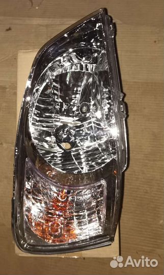 Фара правая на hyundai getz 2002 г