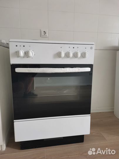 Электроплита с духовкой новая зви 417w