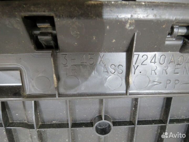 Обшивка крышки багажника Mitsubishi Outlander XL