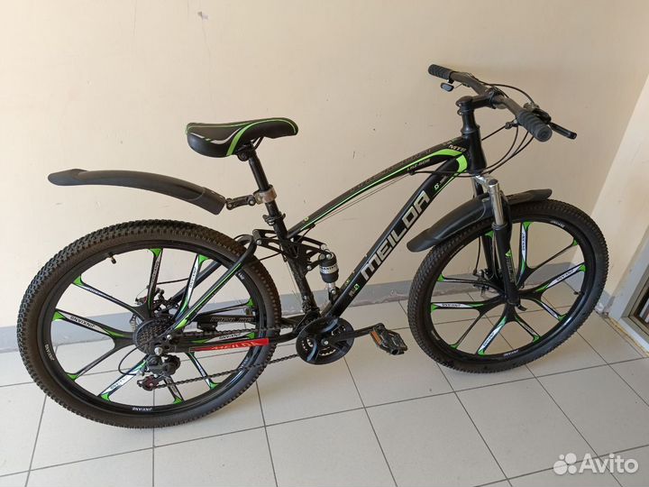 Велосипед скоростной на литых дисках