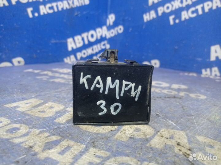 Блок управления светом Toyota Camry 30 седан 2004