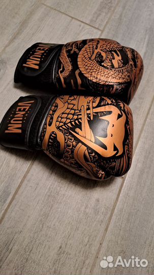 Venum боксерские перчатки