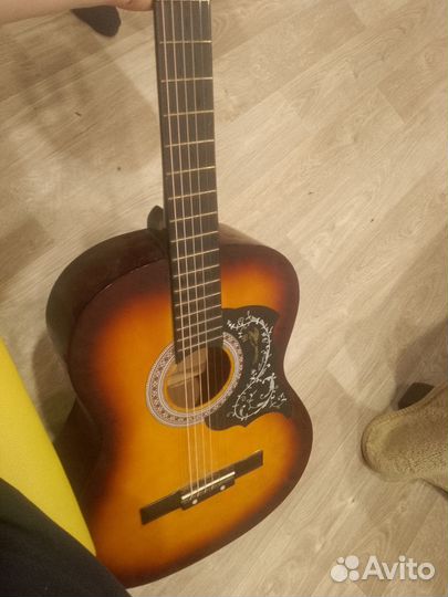Акустическая гитара