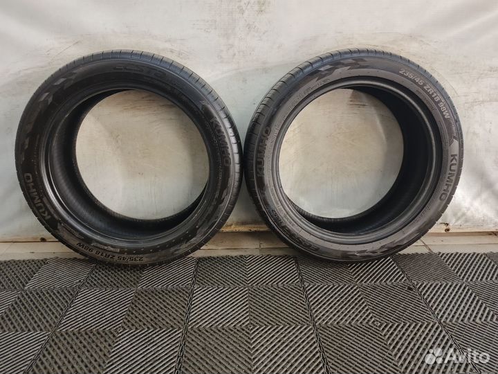 Kumho Ecsta HS52 235/45 R18
