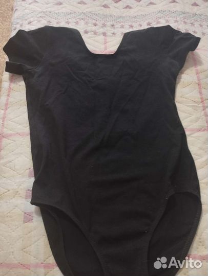 Черный купальник с короткими рукавами для танцев