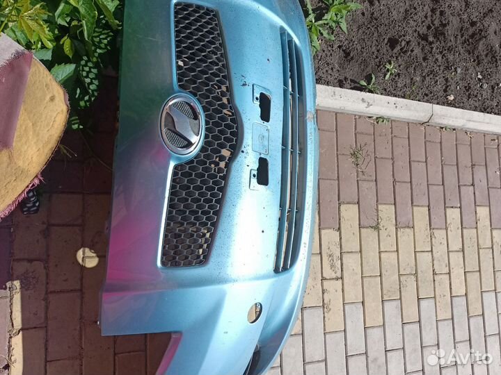 Бампер на toyota vitz
