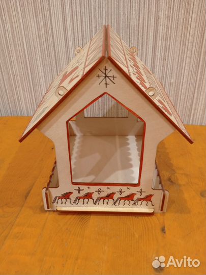 Кормушка для птиц уличная