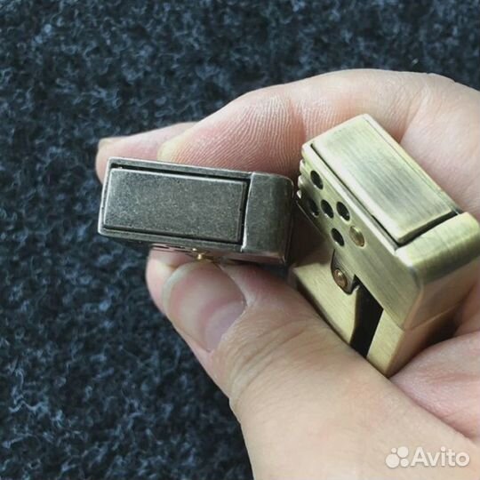 Бензиновая автоматическая зажигалка