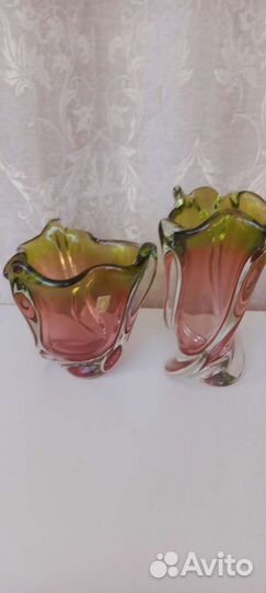 Цветное стекло 3 вазы разные