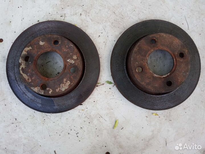 Тормозные диски на форд фиеста 1999 г две ш