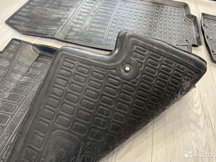 Оригинальные резиновые ковры Renault Koleos 2