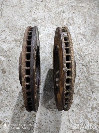 Тормозные диски передние Audi A8 D2 2.5 DT