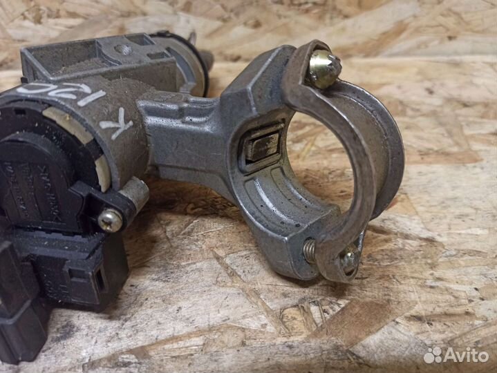 Замок зажигания Toyota Corolla E 120