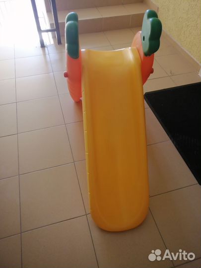 Пластиковая горка Chicco для малышей