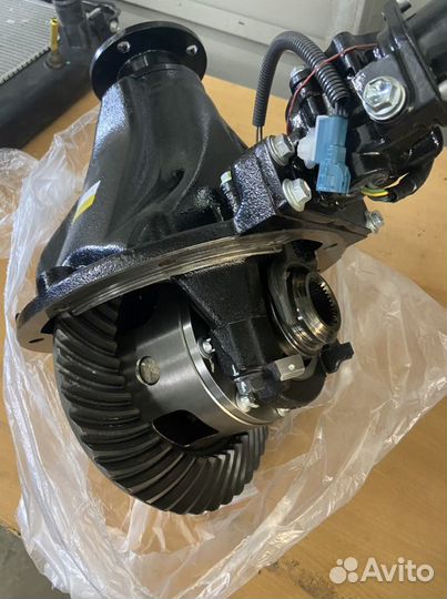 Редуктор зад. с блокировкой LC200 41110-60C00