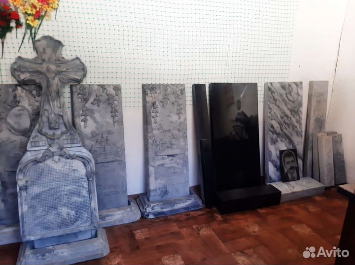 Установка памятников, благоустройства мест захорон