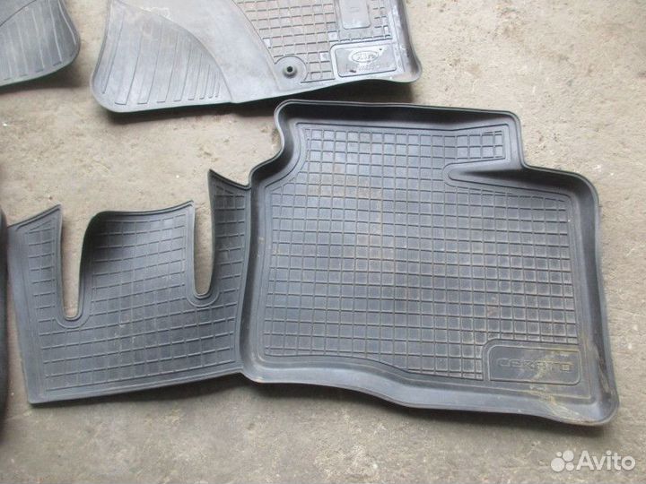 Комплект салонных ковриков Kia Cerato 2009-2013