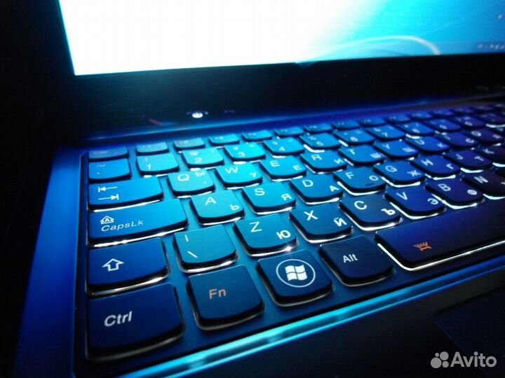 Lenovo i7-ядер8 nvidia GTX 8гб Full HD SSD 256гб