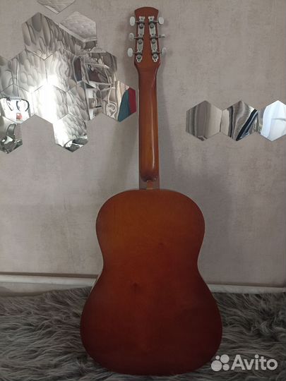 Акустическая гитара Российская