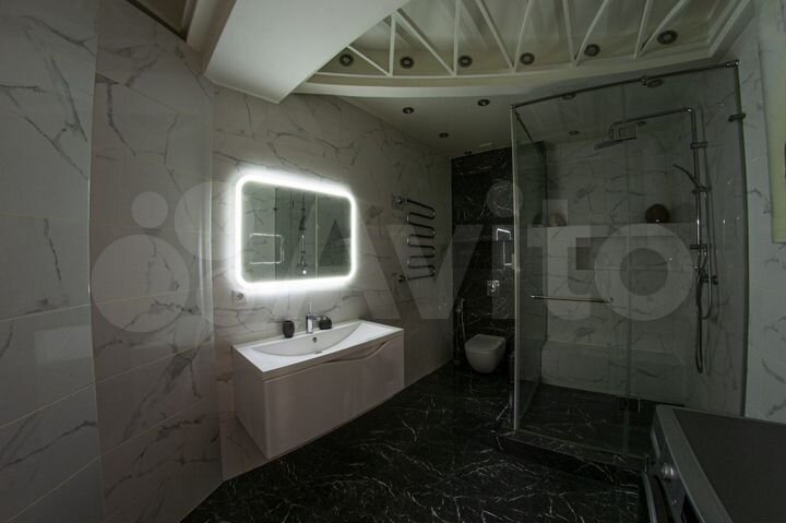 2-к. квартира, 110 м², 1/9 эт.