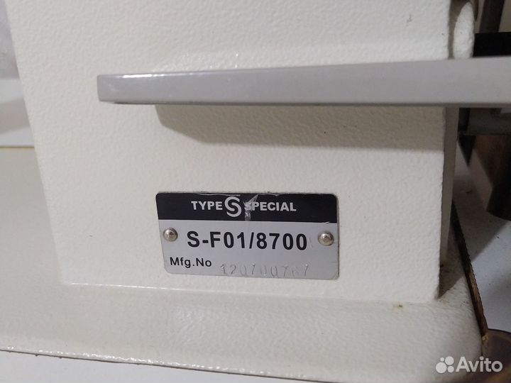 Промышленная прямострочная швейная машина