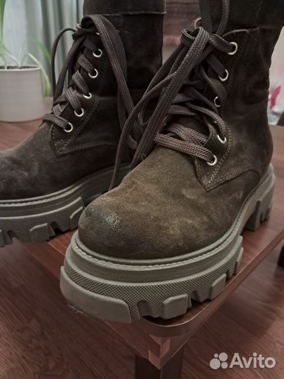 Ботинки замшевые новые зеленые