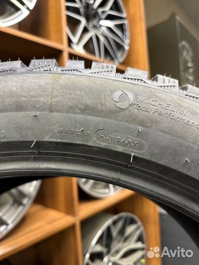 Michelin X-Ice North 4 SUV 285/45 R22 114T