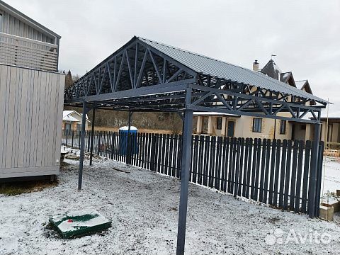 Навес из металлочерепицы и профнастила