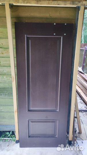 Дверь входная деревянная бу 200 х 80