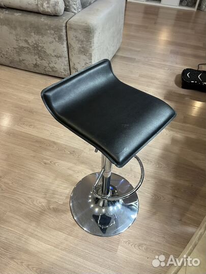 Барные стулья 4 шт