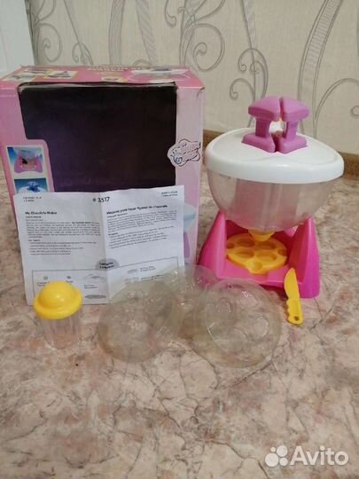 Машинка для шоколада в коробке. chocolate maker
