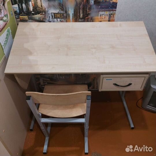 Растущая парта и стул бу