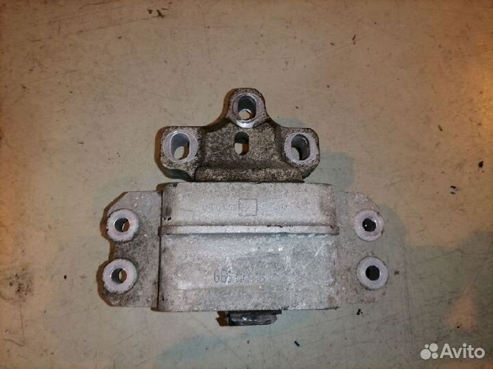 Опора двигателя (подушка двс) левая 1K0199555S Vol