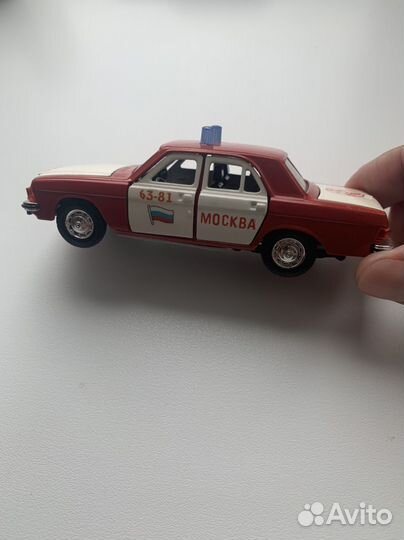 Модель 1:43 СССР Волга 31-02