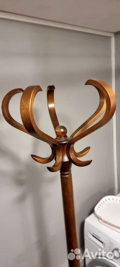 Вешалка для одежды напольная деревянная