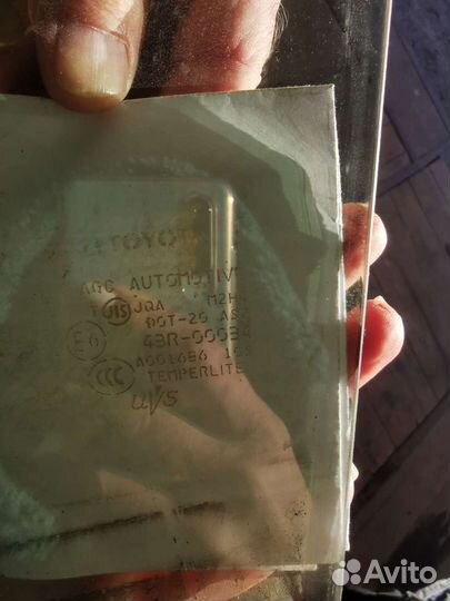 Стекло правое переднее toyota rav4 50