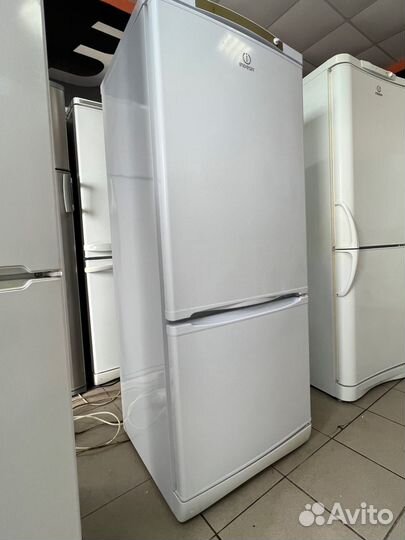 Холодильник indesit